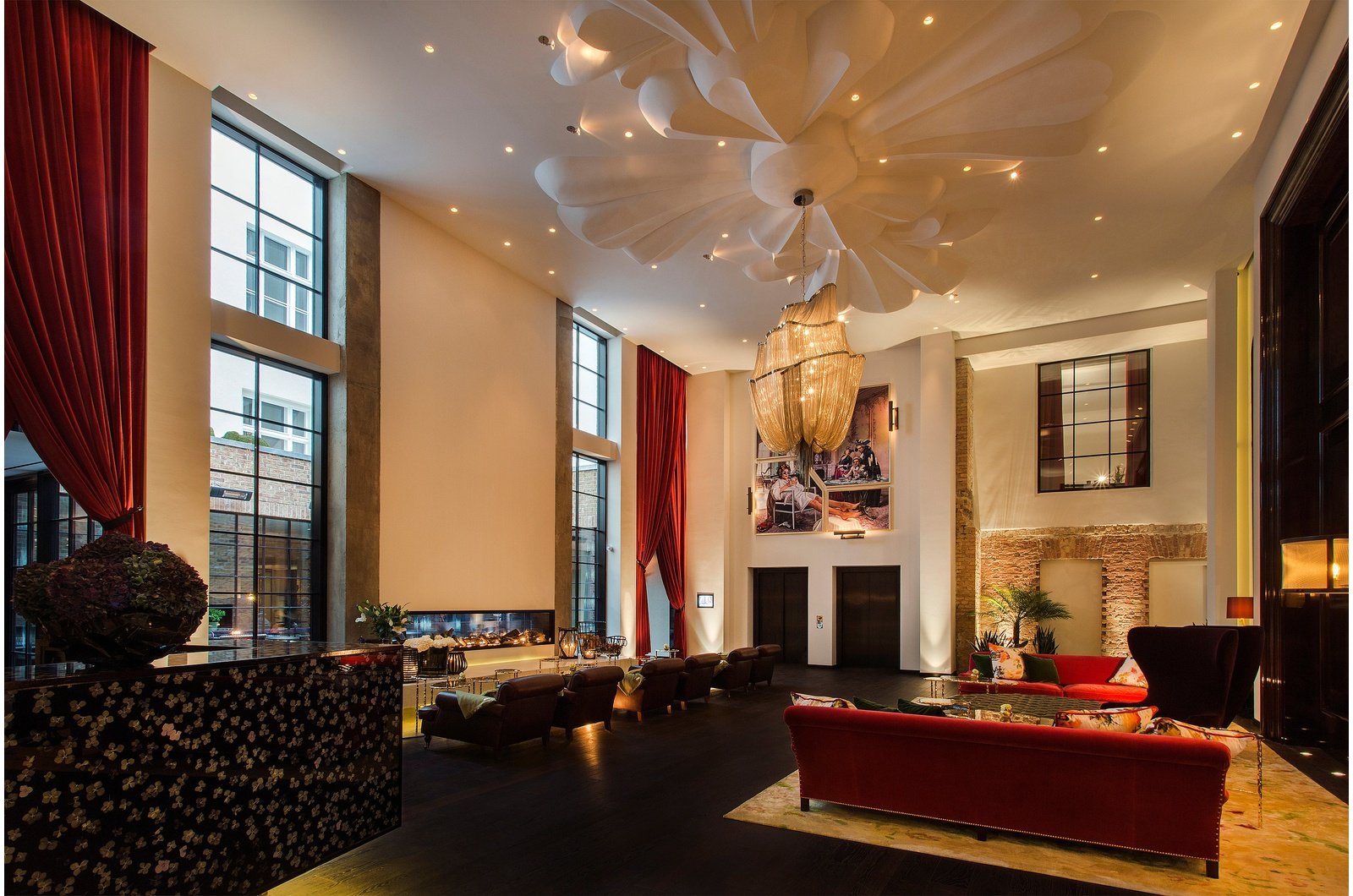 Hotel_Zoo_Living_Room