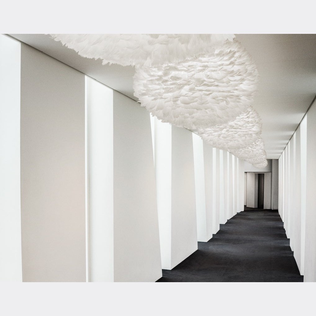 UMAGE - Pendelleuchte Eos Gänsefedern weiß