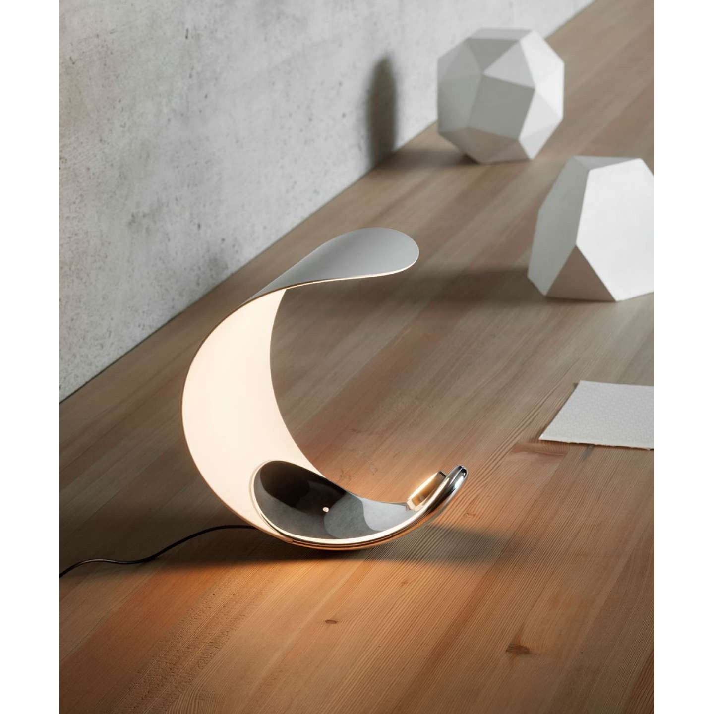 Luceplan - Tischleuchte Curl LED alu